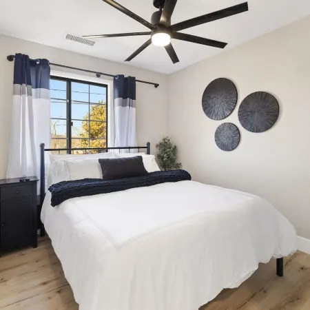Craftsmen Gem 2-Br House Walk Whiskey Rowsleep 6