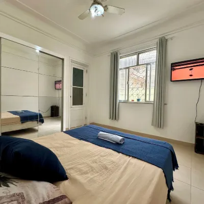 Casinha Tropical Hotels near Maracana
