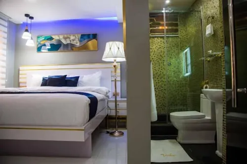 Taishi Hotel Hotel di Apapa