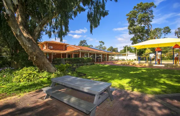 班可斯艾旅遊公園酒店