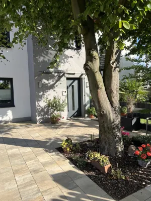 Guetsel Lodge Appartements Hotels in der Nähe von Kindergeburtstag feiern - Trampolinhalle, Bubblesoccer, Nerf, Lasertag, Schwarzlicht Fußball