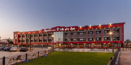 Royal Day Plaza Hotel Отели рядом с достопримечательностью «Миср Юниверсити фор Сайенс & Текнолоджи»