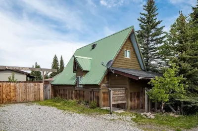 Ravens Heart Cabin Hotels in 