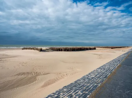Studio in Ostend with Stunning Sea Views