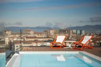 Kora Green City - Aparthotel Passivhaus - piscina