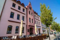 Hotel U Labutě Hotels in Radesin