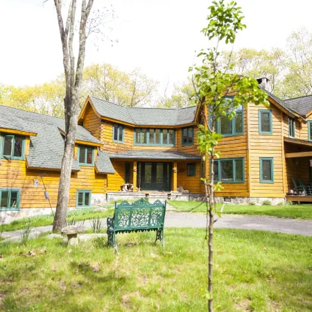 Honey Maple Grove Bnb