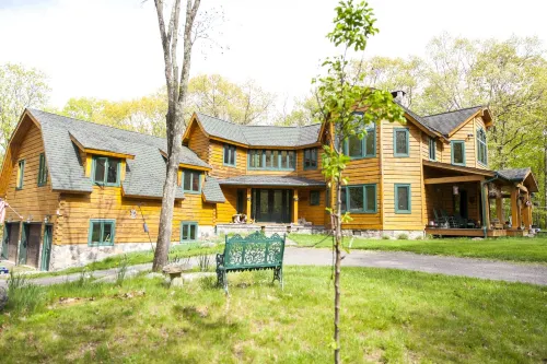 Honey Maple Grove Bnb