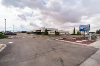 Motel 6 Pocatello, ID - parking