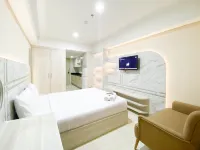 Nice and Elegant Studio Apartment at Warhol (W/R) Residence