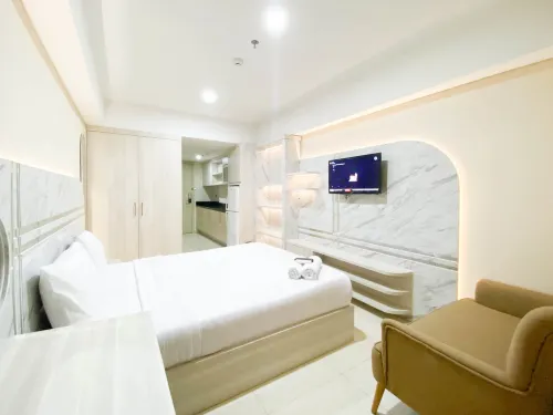 Nice and Elegant Studio Apartment at Warhol (W/R) Residence - Holiday Apartments