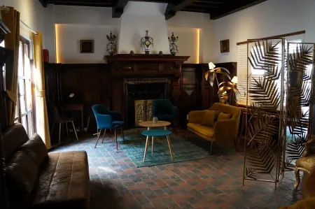 Charming Suites Jan Zonder Vrees Отели рядом со станцией Центральная станция Антверпена