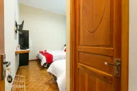 RedDoorz Syariah @ Sakinah Guesthouse Hotels in Sragen