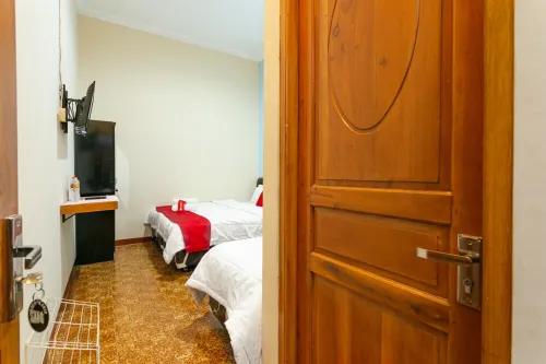 RedDoorz Syariah @ Sakinah Guesthouse Hotels in Sragen