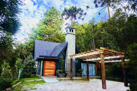 Ort Hotel Отели рядом с достопримечательностью «Casa - Chalé Condomínio Estância das Águas Claras»