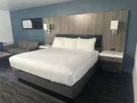 Oyster Bay Inn & Suites Hotels in Bremerton