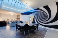 Temple Court Cavern Quarter Apartments by Happy Days