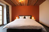 B&B Back2Front Hotels in Lo-Reninge