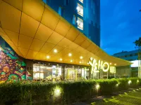 Yello Hotel Manggarai Hoteles cerca de Centro Comercial Kota Kasablanka