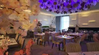 Bloom Mississauga, Tapestry Collection by Hilton - Aamiainen