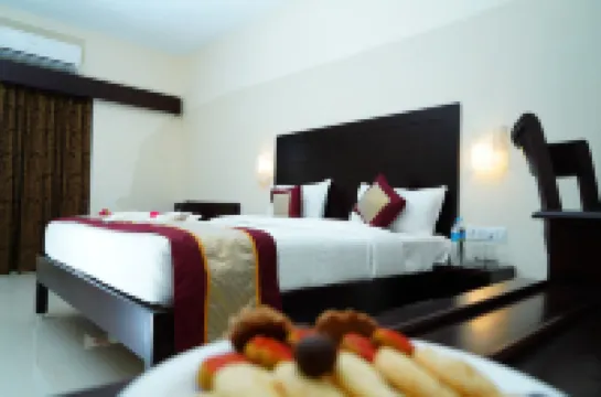 5 Falls Resort Hotels near Old Coutralam Falls