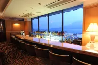 โรงแรมคาโกชิม่า ซัน รอยัล - ที่มีบาร์