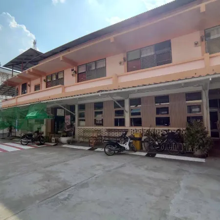 Sataya Apartment Отели в г. Mueang Maha Sarakham