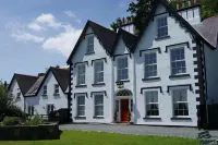 Coed Mawr Hall Bed & Breakfast Hotel a Henryd