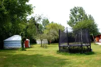 Le Village Insolite Yourte et Roulotte