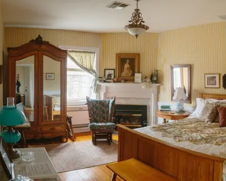 Cave Hill Farm Bed & Breakfast Hotels in McGaheysville