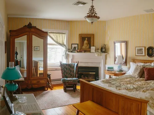 Cave Hill Farm Bed & Breakfast Hotels in Shenandoah