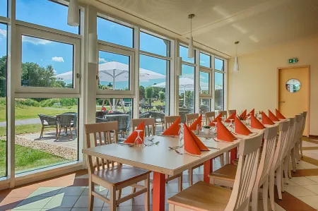 Jufa Hotel im Brückenkopfpark - Jülich Отели в г. Юлих