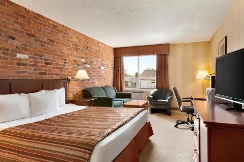 Travelodge by Wyndham North Bay - parking