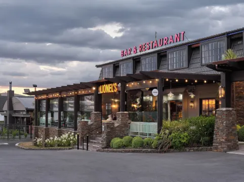 Suncourt Hotel & Conference Centre