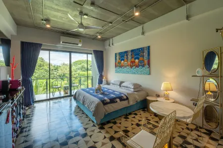 River Art Hotel