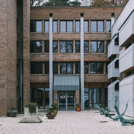 Forest Hotel Отели рядом с достопримечательностью «Костюшко Маунд»