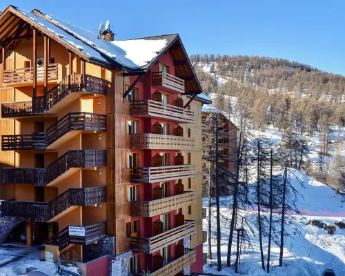 Vacancéole - Résidence Vega Hotels in Risoul