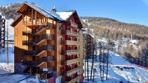 Vacancéole - Résidence Vega Hotels in Risoul