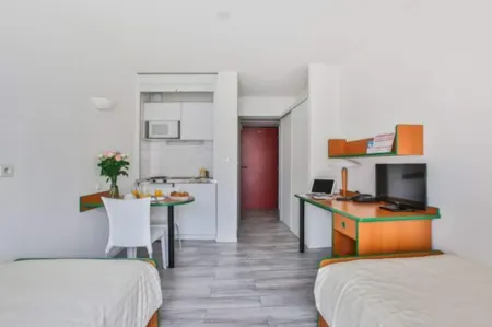 The Originals Residence, Appart’Hôtel Les Lauréades Отели в г. Руайя