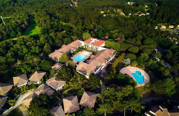 莫里葉皮耶雷假日鄉村酒店