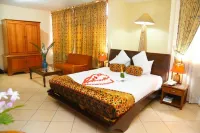 Coconut Grove Regency Hotel