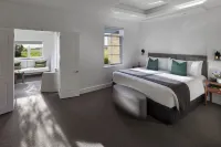 The Louise, Beckons - Pool