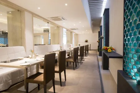 Kiscol Grands Hotel Отели рядом с достопримечательностью «Codissia Trade Fair Complex»