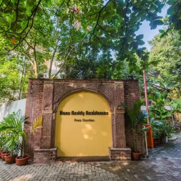 Hanu Reddy Residences Poes Garden Отели рядом с достопримечательностью «Посольство Германии»