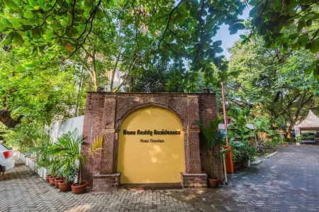 Hanu Reddy Residences Poes Garden Отели рядом с достопримечательностью «Pondy Bazaar»