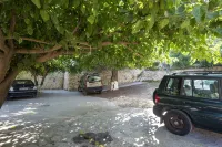 Hotel Oriana - Adults Only - parking
