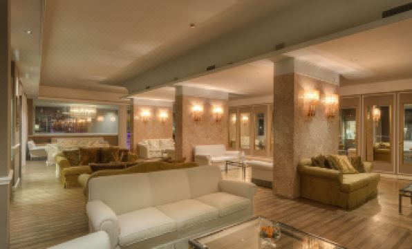 Plaza Hotel Lucchesi