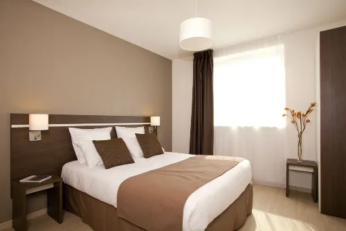 Séjours & Affaires Massy Atlantis Hôtels à : Massy