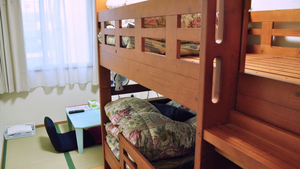 Guest House Hide