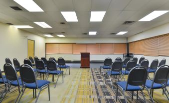 Ramada by Wyndham Nisku Edmonton Airport